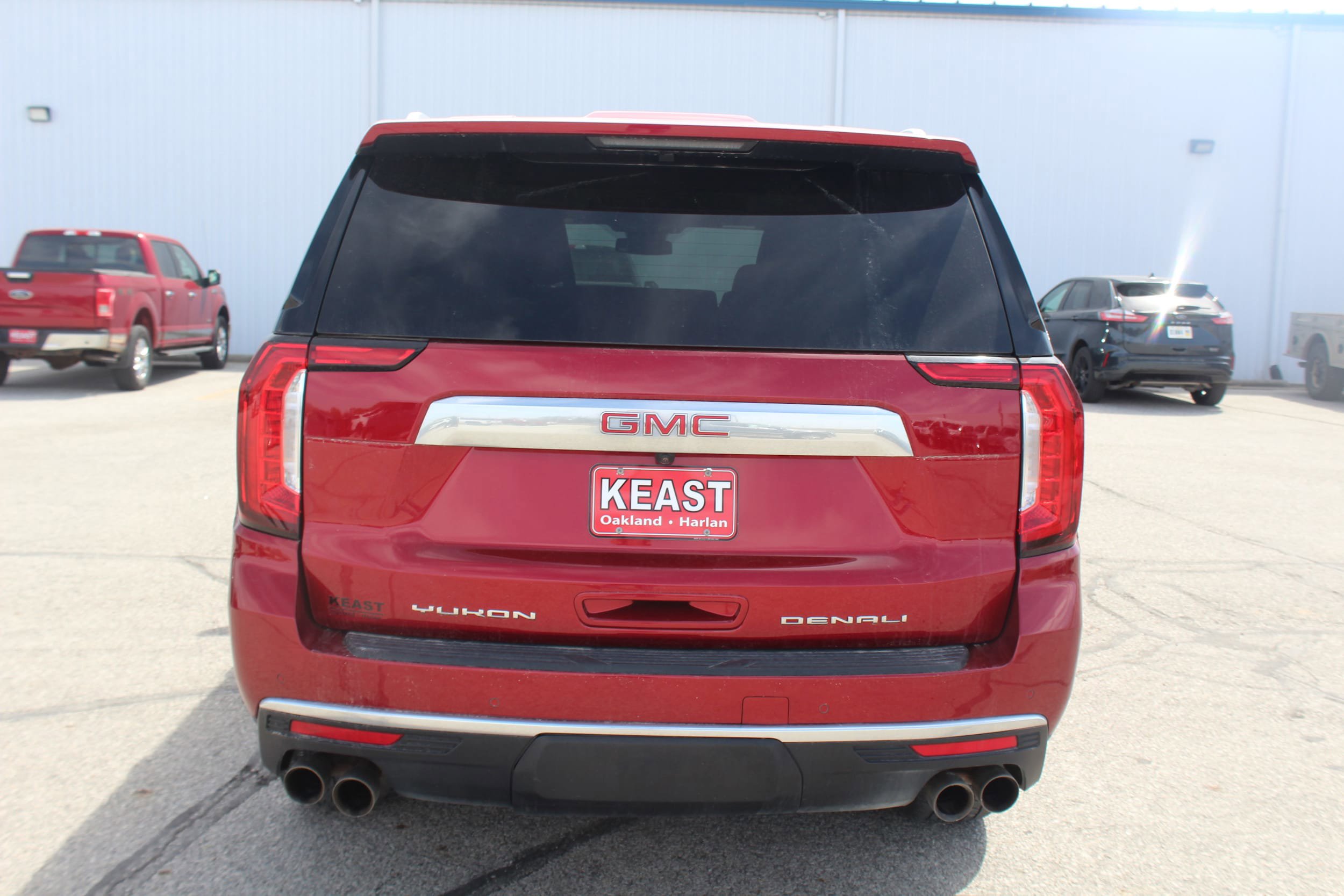 Used 2023 GMC Yukon XL Denali AWD/4WD image 3