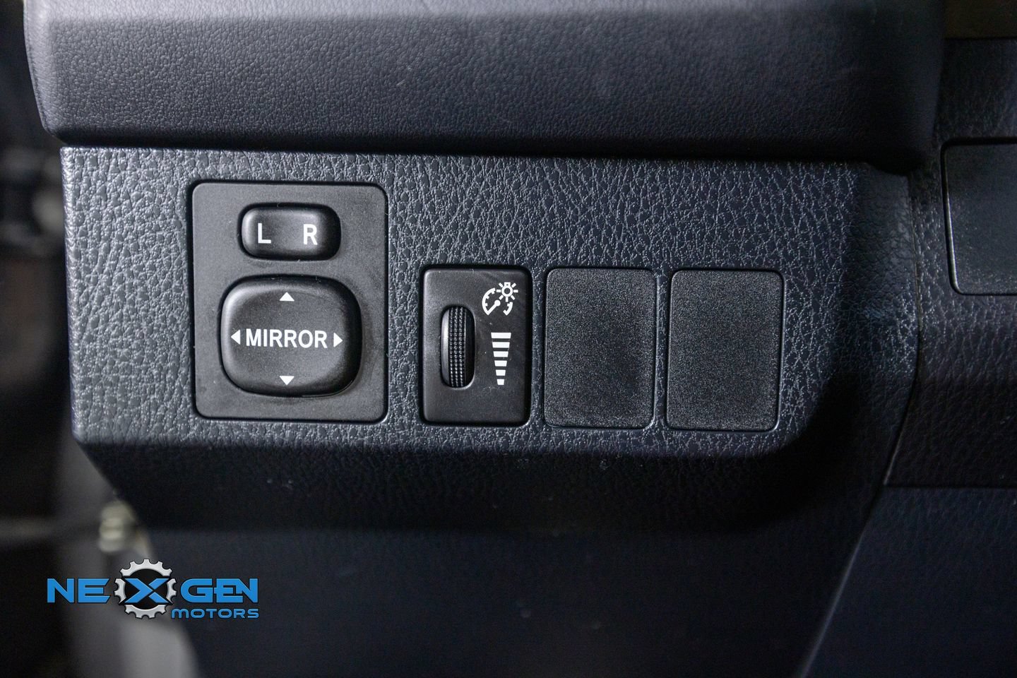 Used 2016 Toyota RAV4 LE FWD image 14