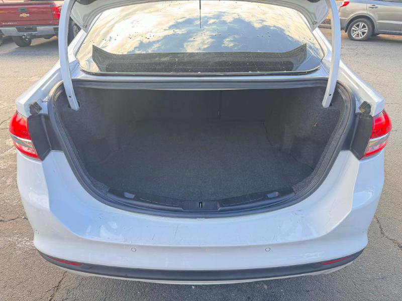 Used 2017 Ford Fusion SE w/ Fusion SE Technology Package image 22