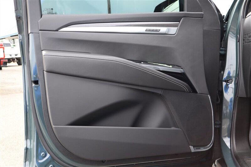 Used 2026 Cadillac Escalade V w/ LPO, ONYX Package image 12