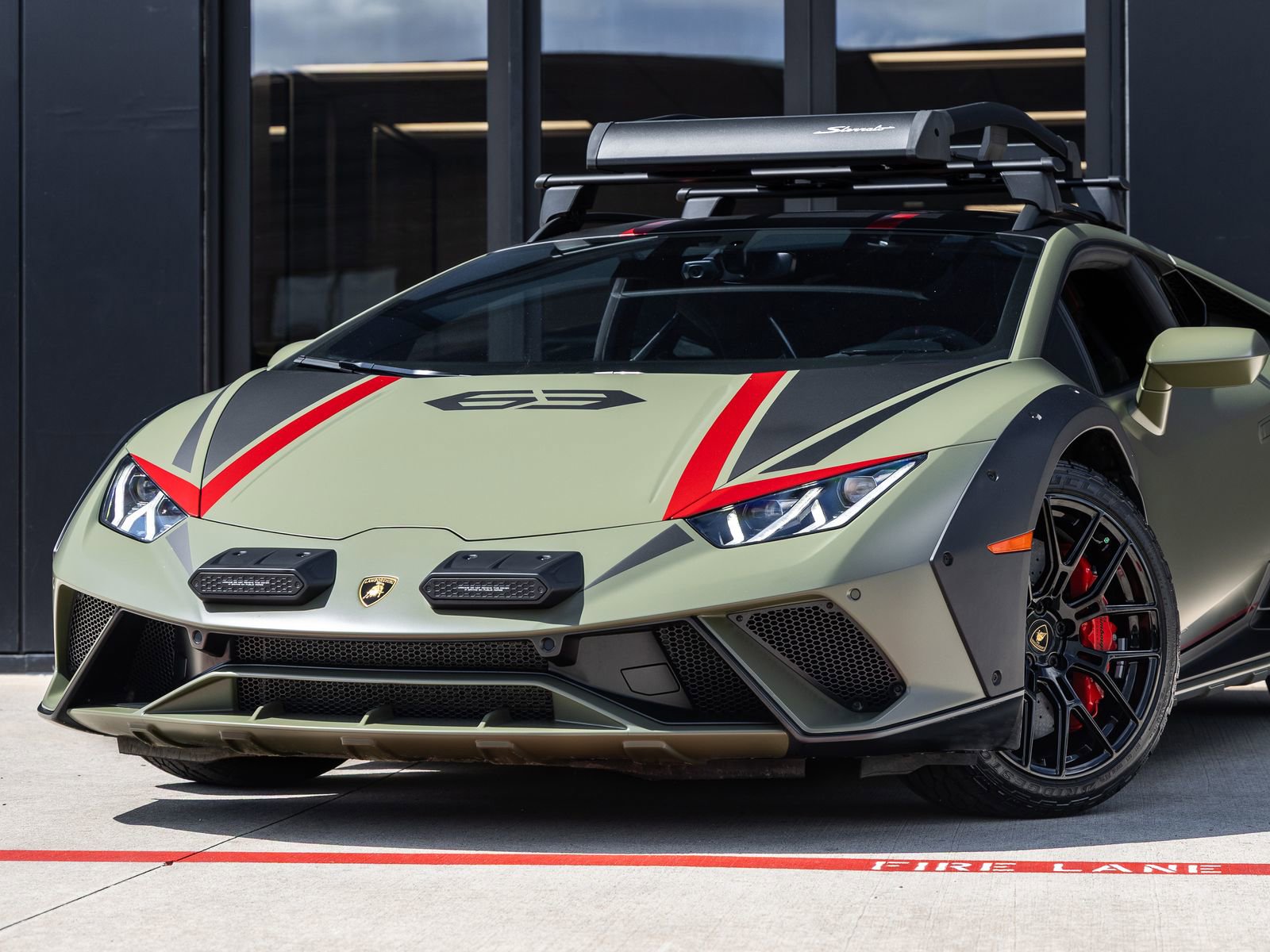Used 2024 Lamborghini Huracan Sterrato AWD/4WD image 3