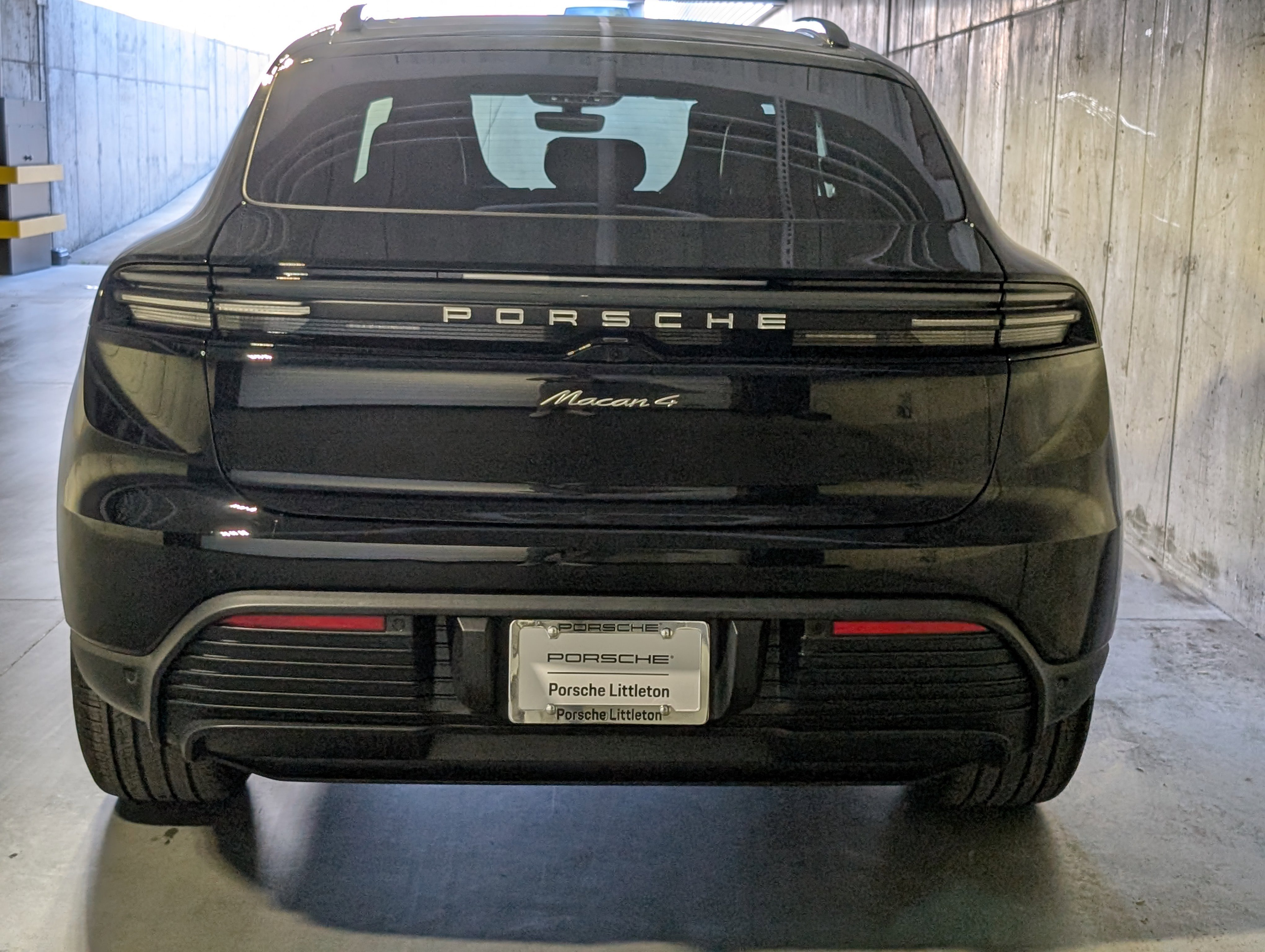 New 2026 Porsche Macan 4 Electric image 8