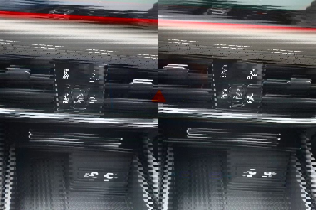 Used 2025 Volkswagen Atlas SEL image 27