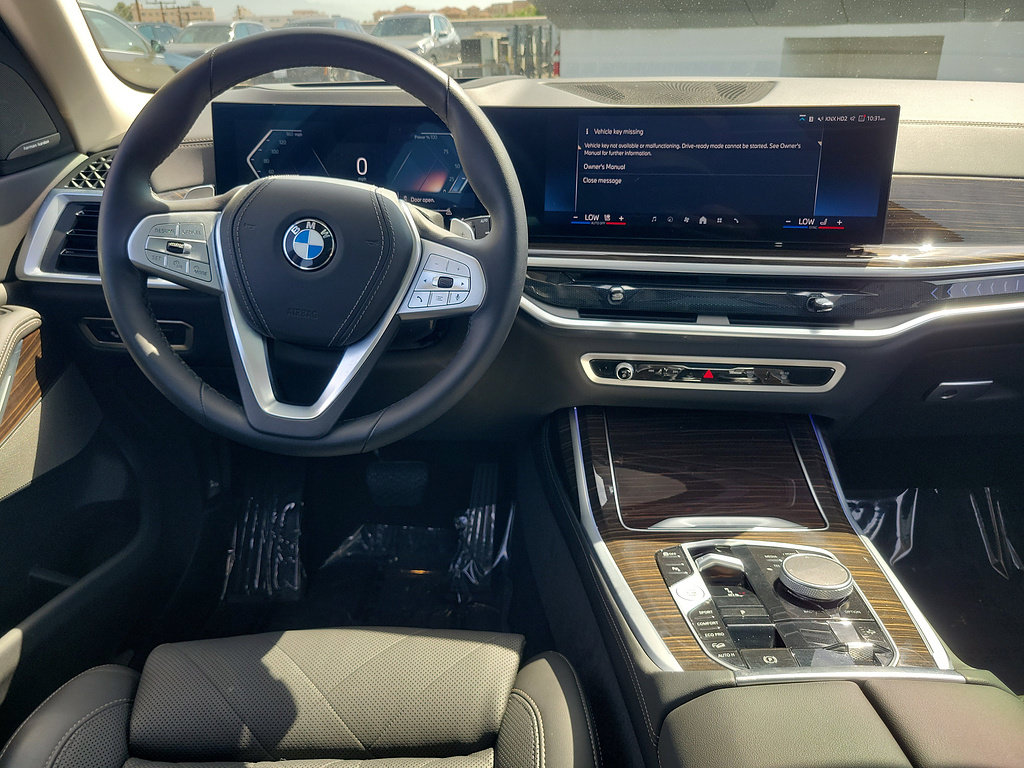 Used 2024 BMW X7 xDrive40i w/ Premium Package AWD/4WD image 12