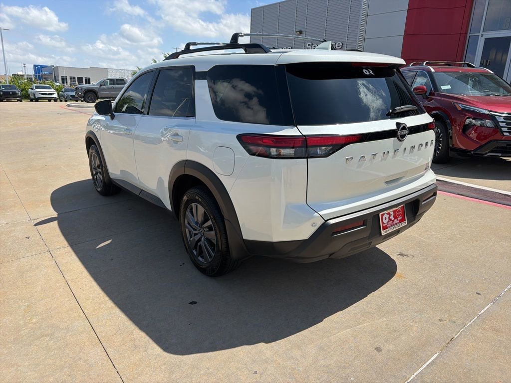 Used 2024 Nissan Pathfinder SV FWD image 3