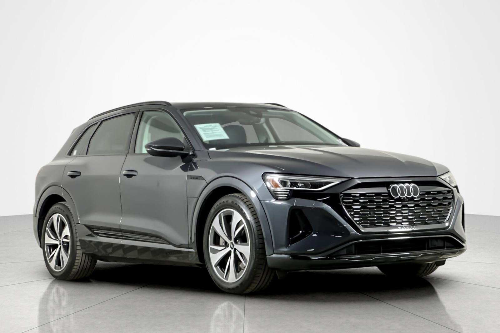 Used 2024 Audi Q8 e-tron Premium image 7