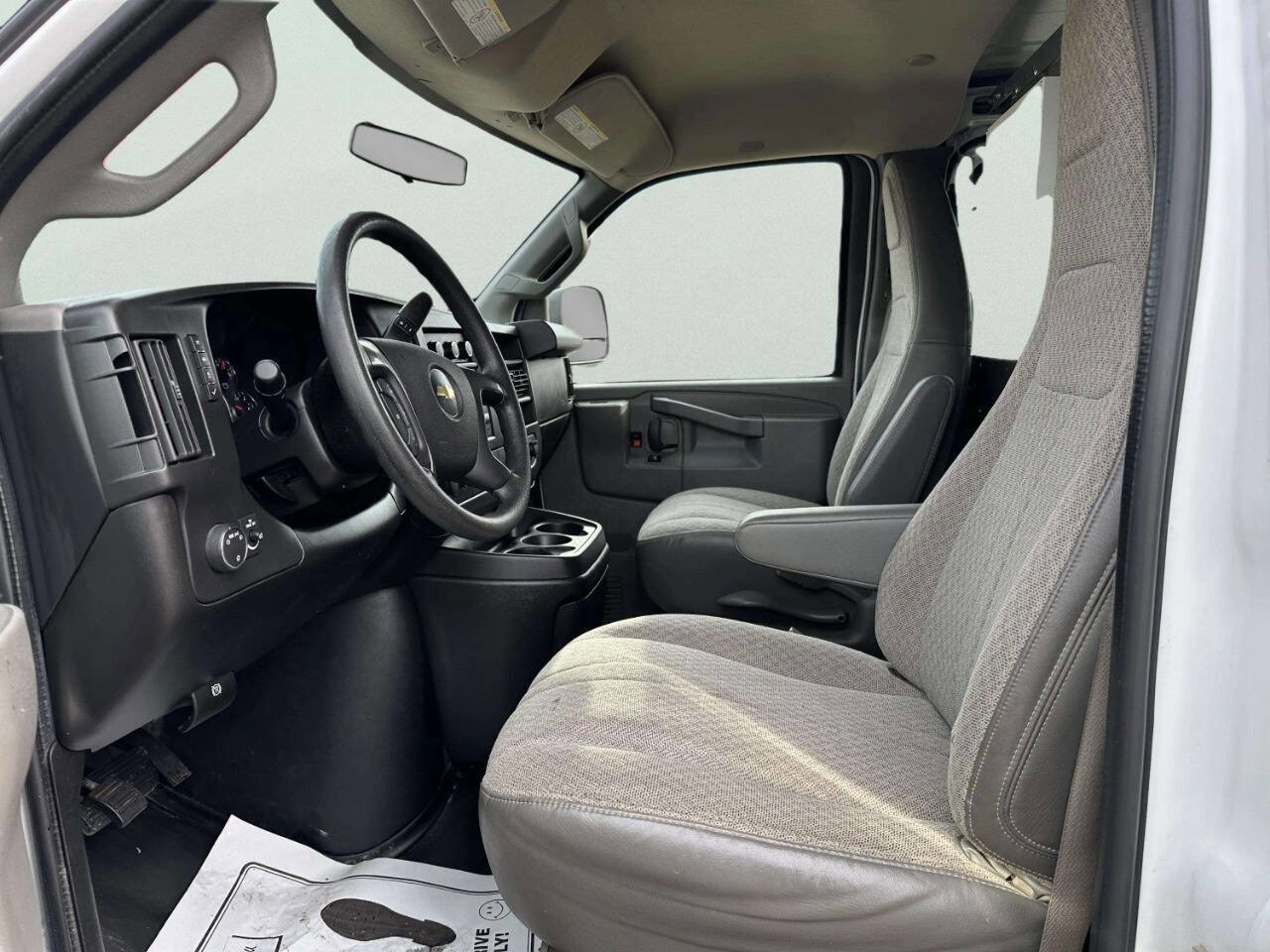 Used 2016 Chevrolet Express 2500 2500 3dr Cargo Van image 10