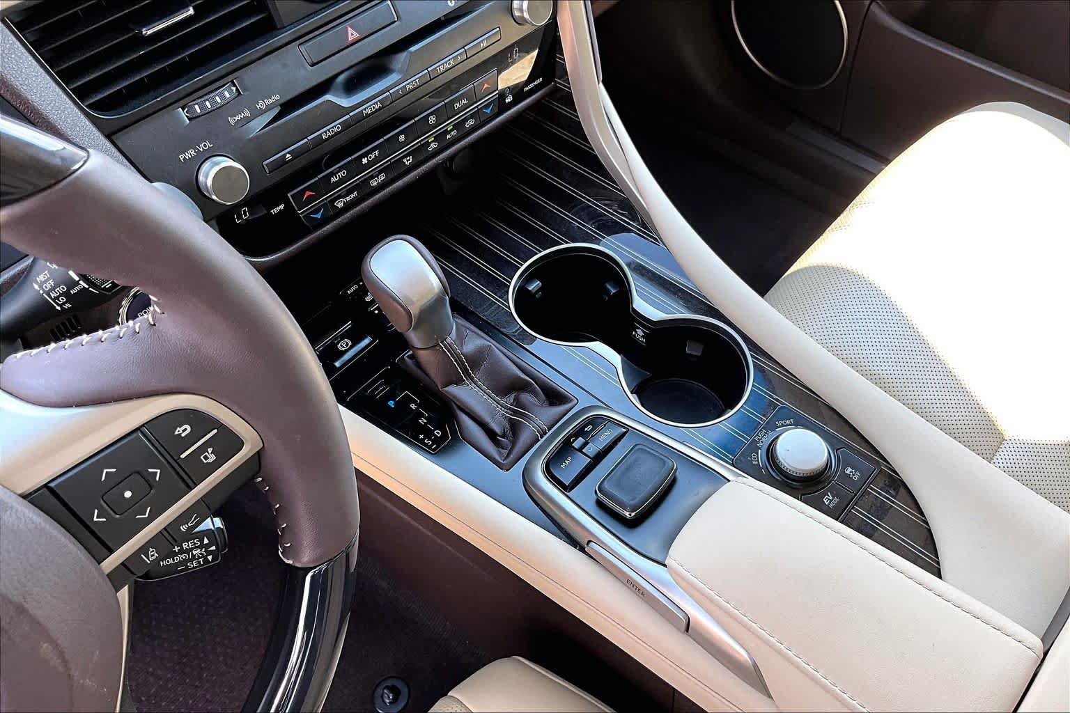 Used 2018 Lexus RX 450h AWD w/ Luxury Package image 17