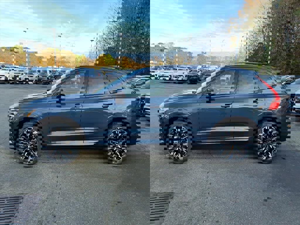 New 2026 Volvo XC60 B5 Ultra w/ Protection Package Premier image 8