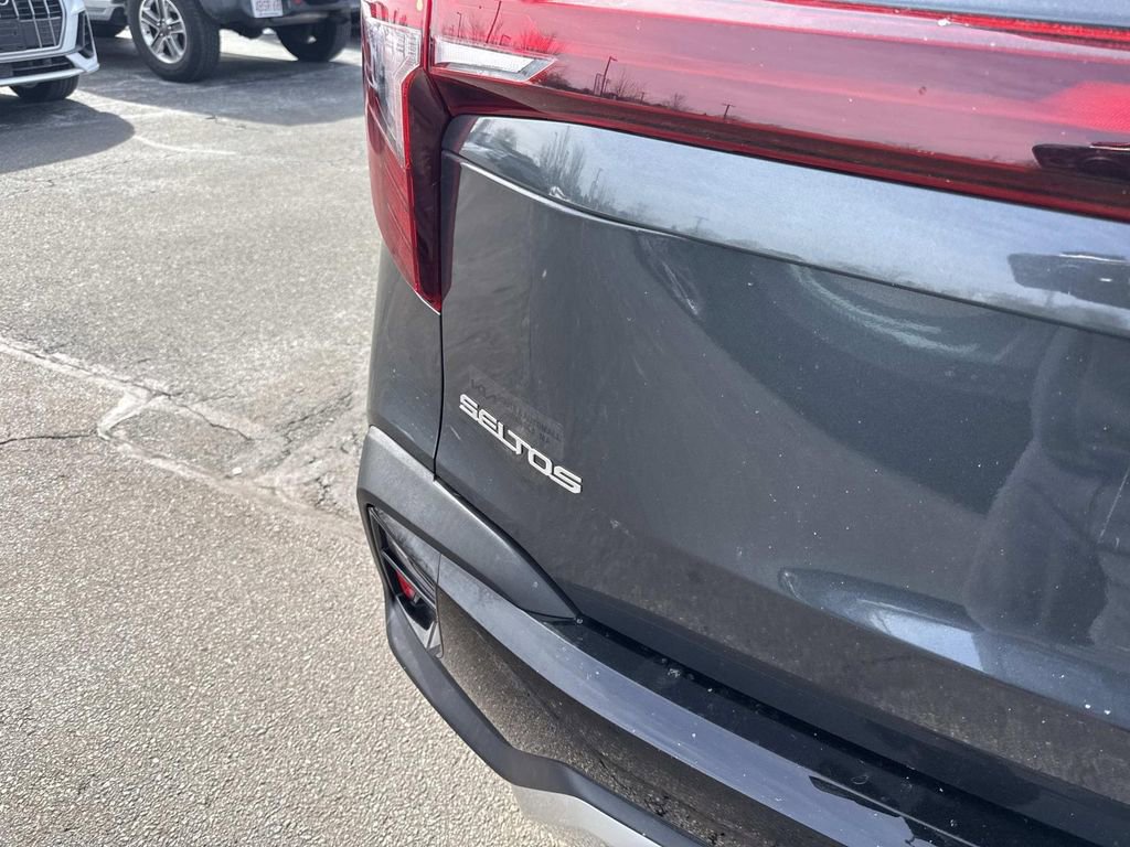 Used 2024 Kia Seltos S image 5