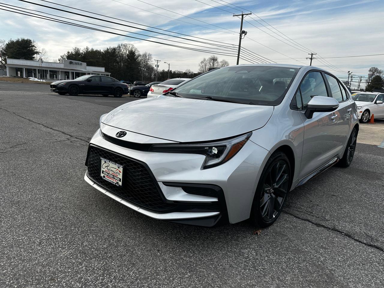 Used 2025 Toyota Corolla SE w/ Convenience Package image 1