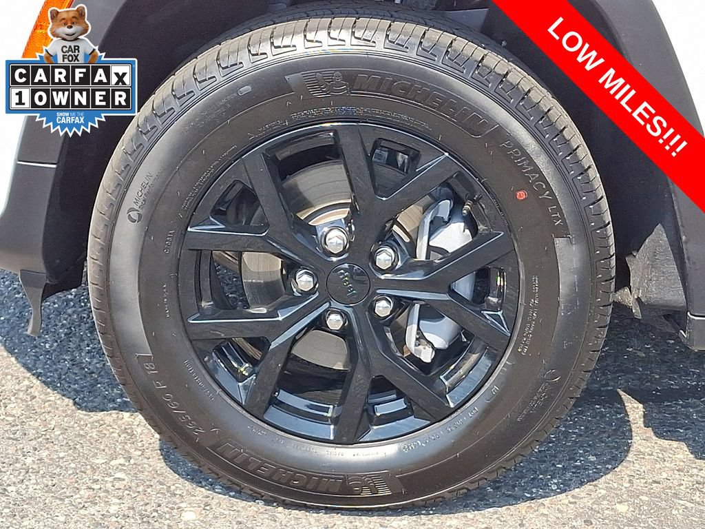 Used 2026 Jeep Grand Cherokee Altitude AWD/4WD image 8