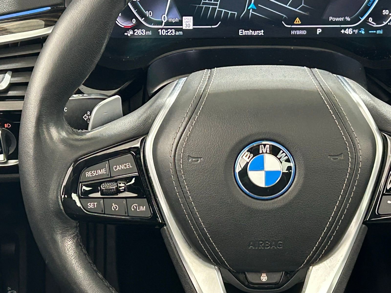 Used 2023 BMW 530e xDrive w/ Executive Package image 12
