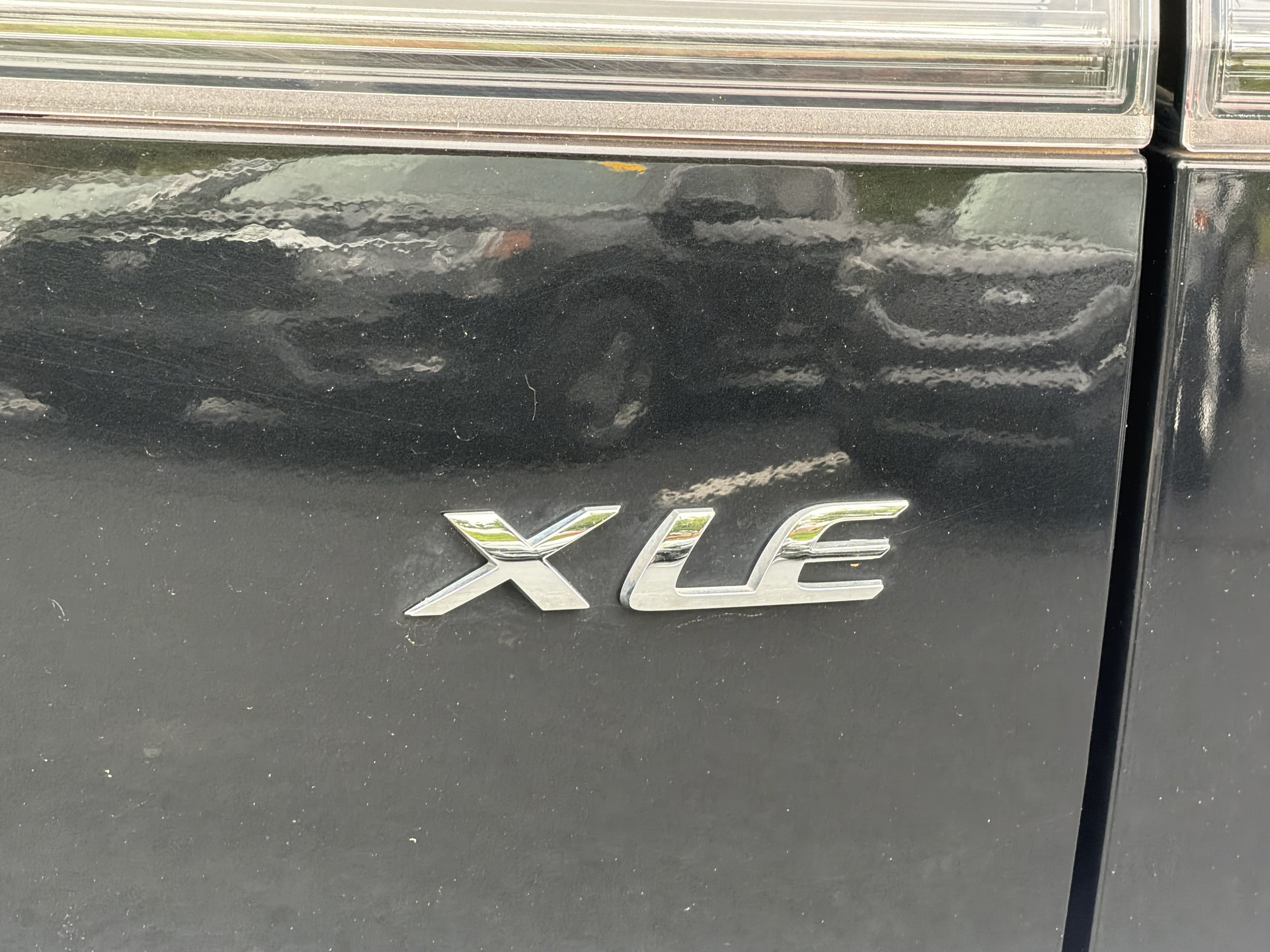Used 2024 Toyota Corolla Cross XLE FWD image 26