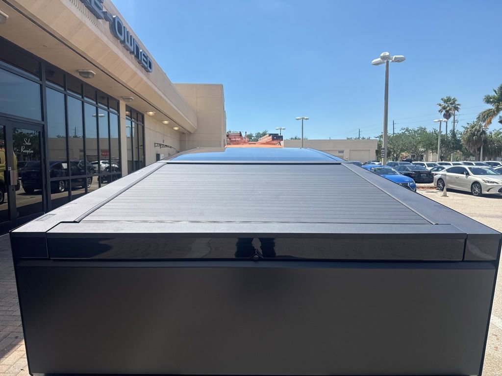 Used 2024 Tesla Cybertruck AWD Crew Cab image 5