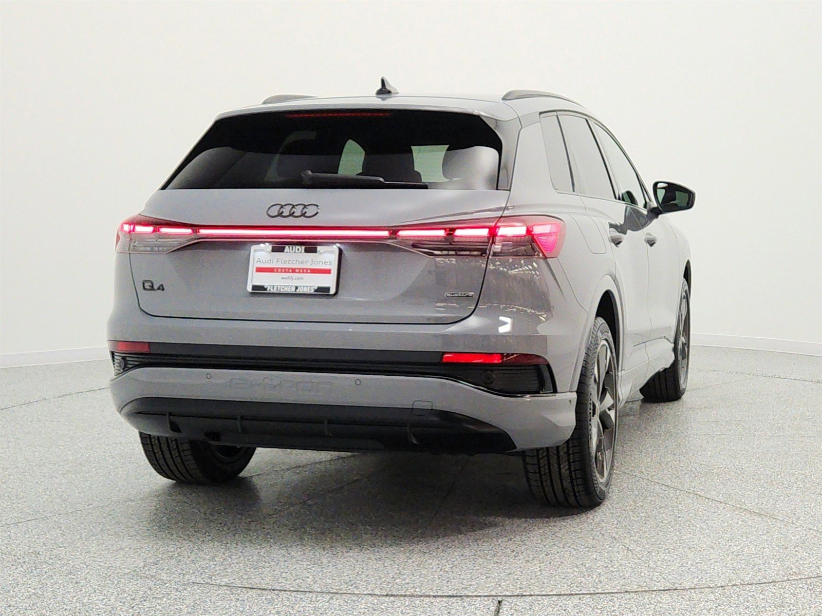 Used 2024 Audi Q4 e-tron Premium Plus w/ Premium Plus AWD/4WD image 6