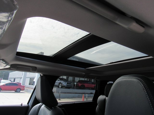 New 2025 Mitsubishi Outlander SEL image 16