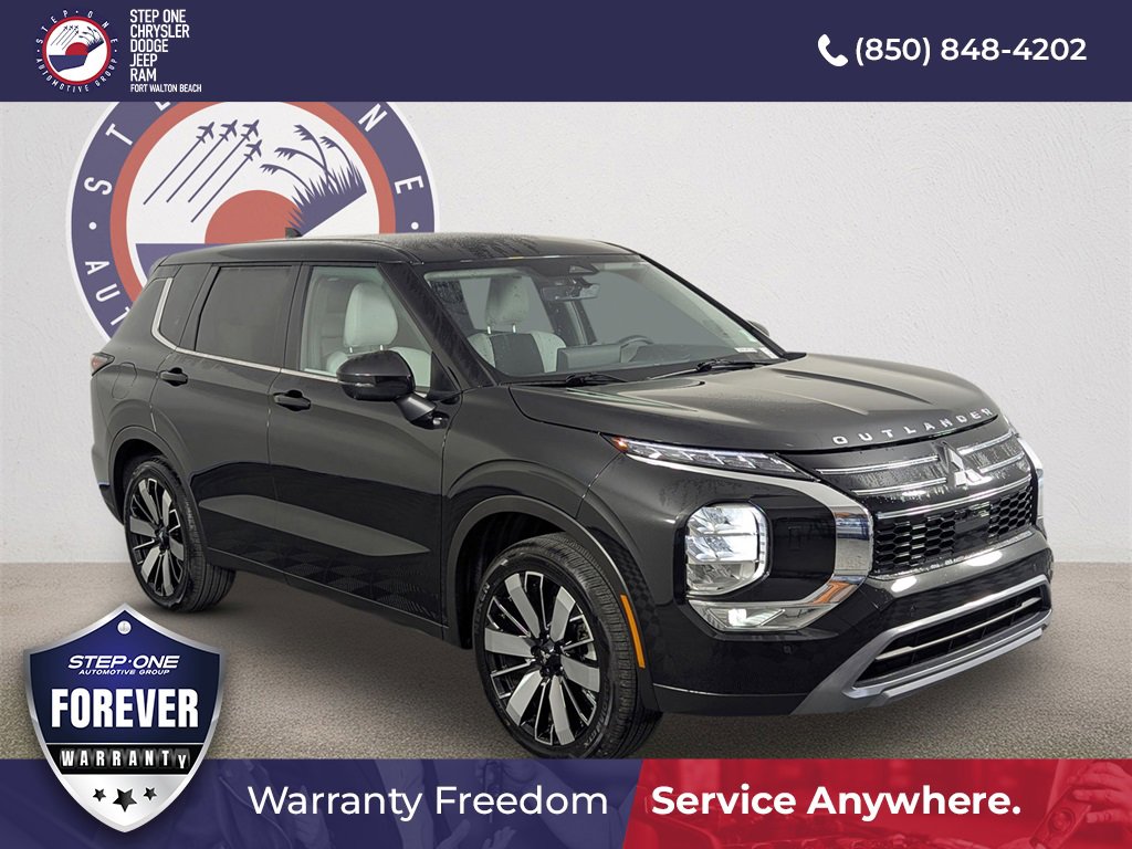 Used 2025 Mitsubishi Outlander SE video 1