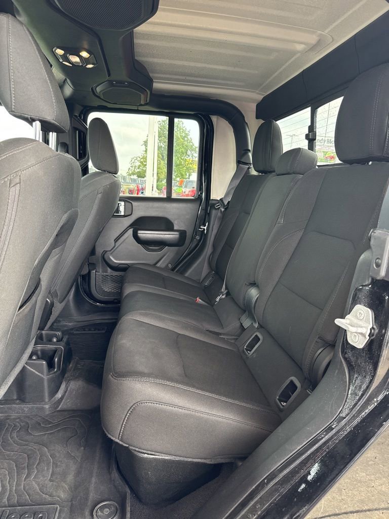 Used 2021 Jeep Gladiator Willys image 16