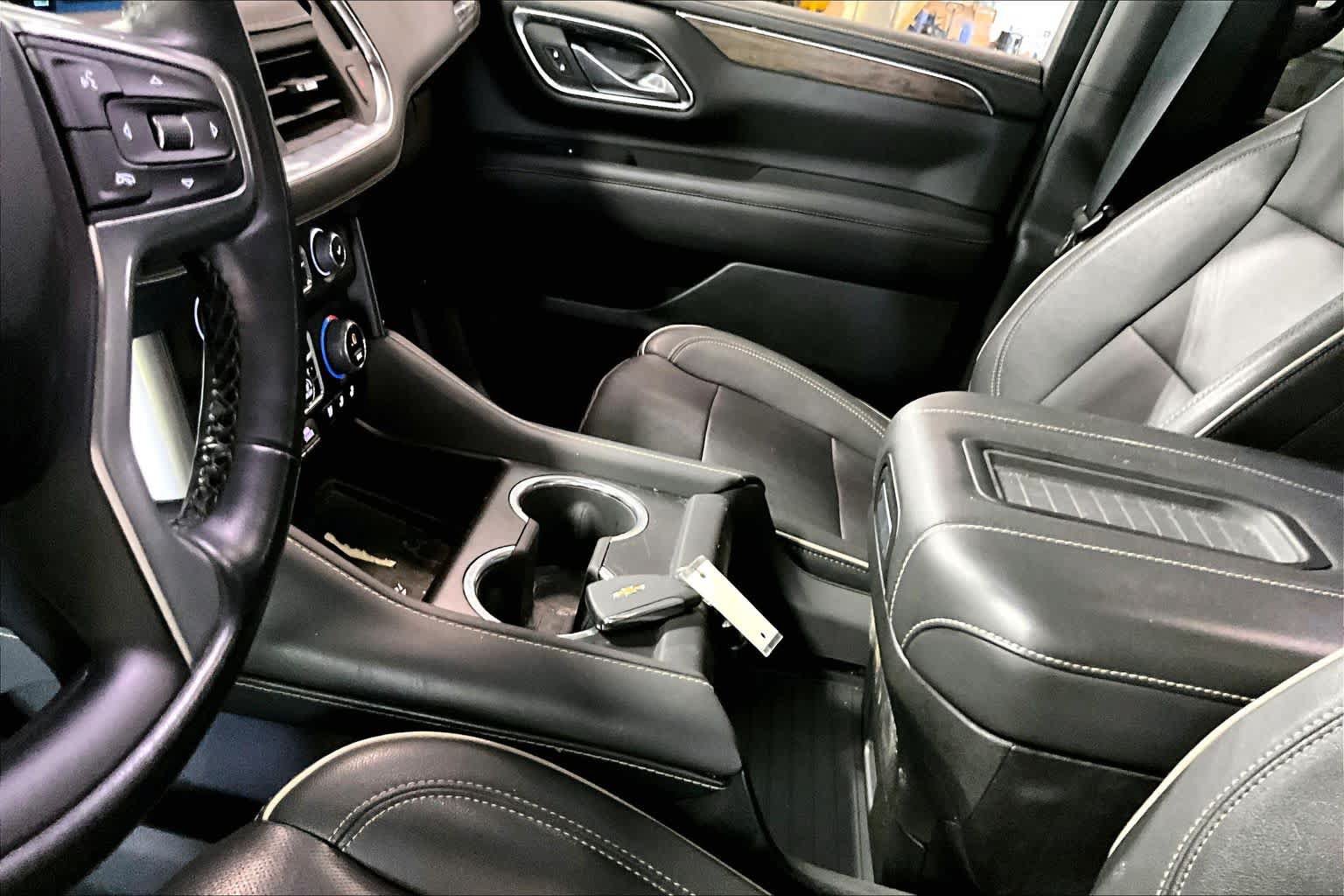 Used 2023 Chevrolet Tahoe Premier AWD/4WD image 16
