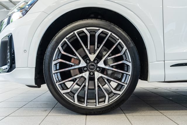 Used 2025 Audi Q8 Prestige AWD/4WD image 7