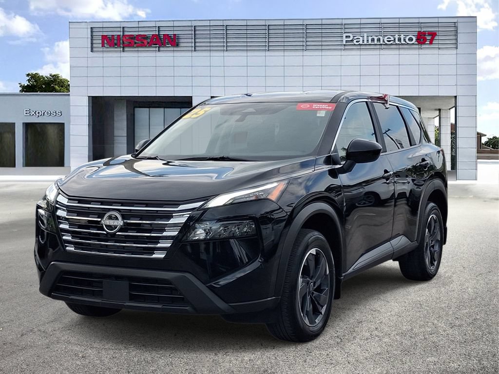 Certified 2025 Nissan Rogue SV FWD image 3