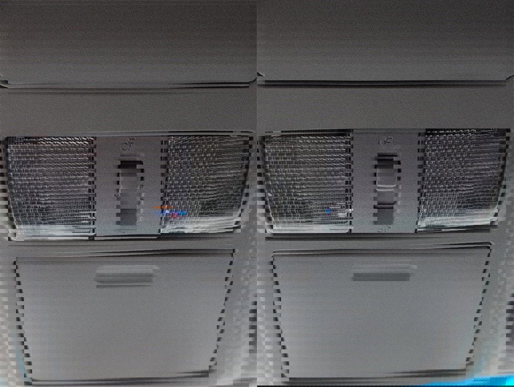 Used 2020 Nissan Frontier SV image 18