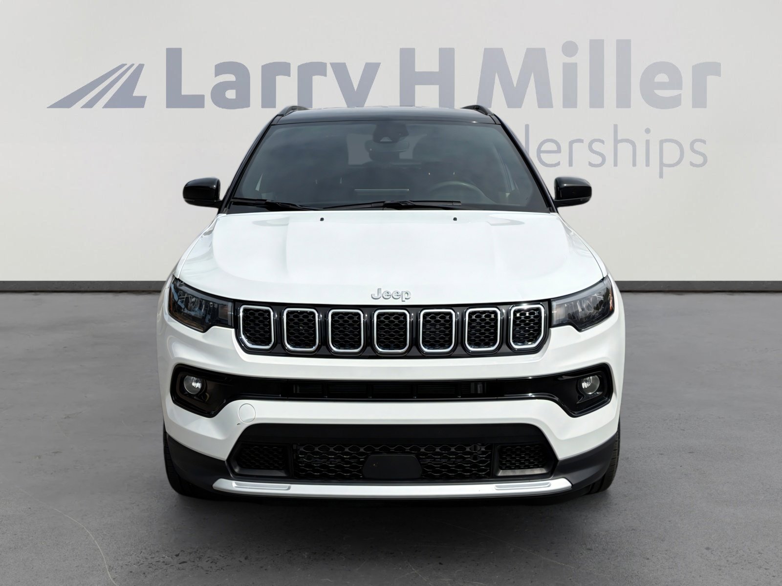 Used 2024 Jeep Compass Limited image 8