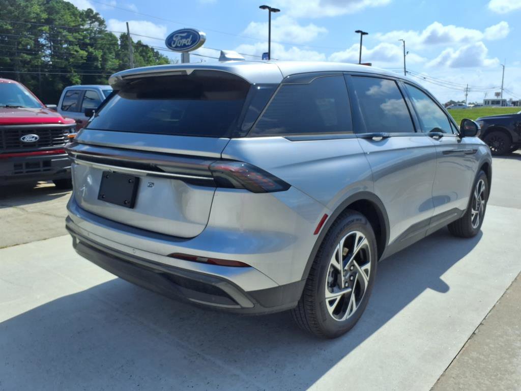 New 2025 Lincoln Nautilus Premier image 5
