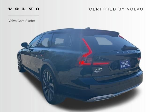 Certified 2025 Volvo V90 B6 Cross Country Ultra image 10