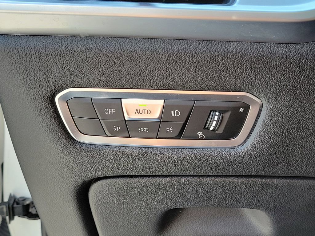 Used 2023 BMW X7 xDrive40i w/ Executive Package image 38