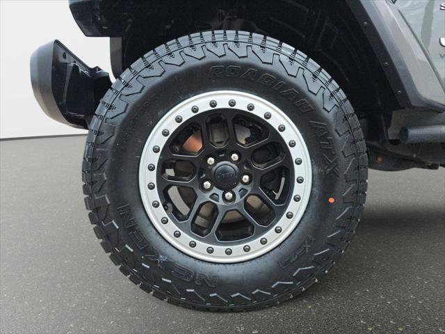 Used 2018 Jeep Wrangler Unlimited Sahara AWD/4WD image 37