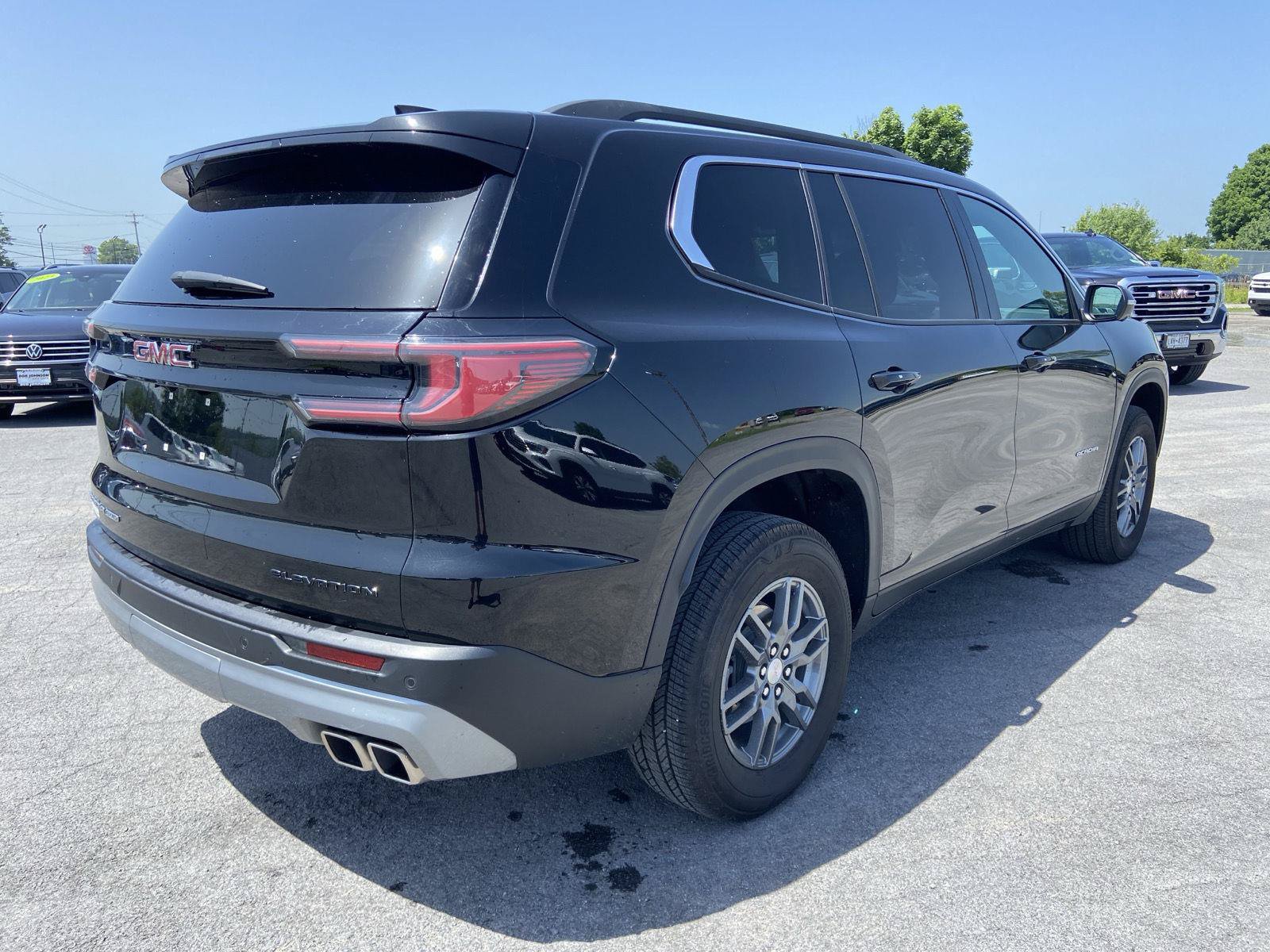 Used 2025 GMC Acadia Elevation AWD/4WD image 8