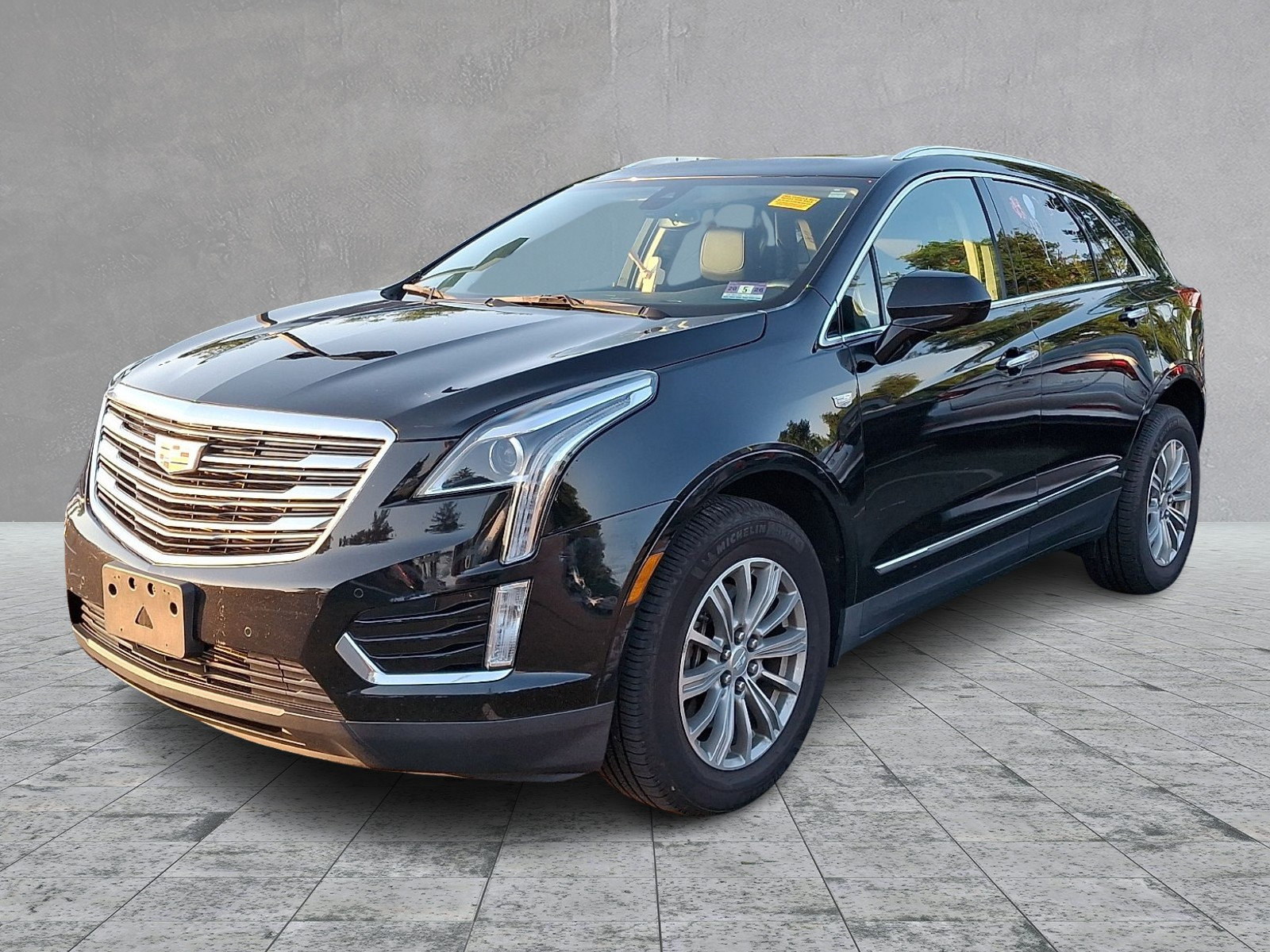 Used 2019 Cadillac XT5 Luxury AWD/4WD image 1