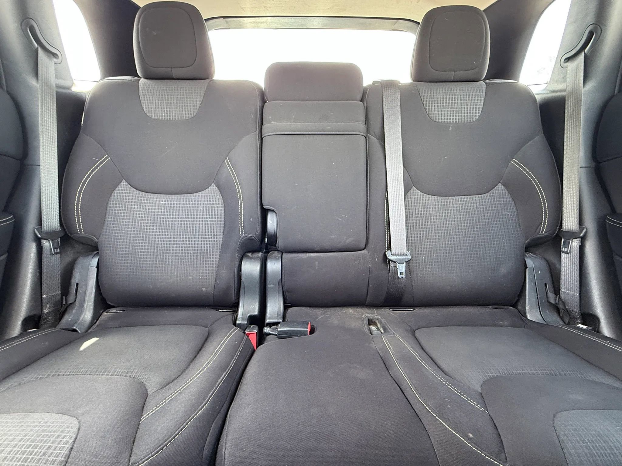 Used 2016 Jeep Cherokee Latitude w/ Cold Weather Group AWD/4WD image 22