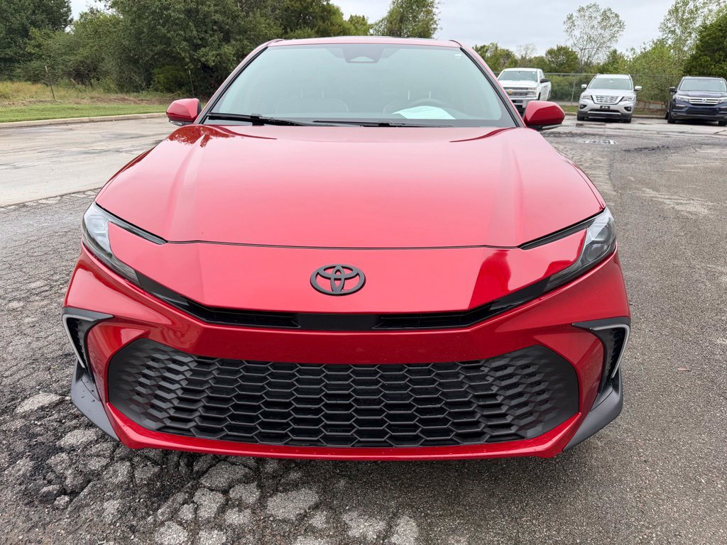 Used 2025 Toyota Camry SE w/ Convenience Package FWD image 2