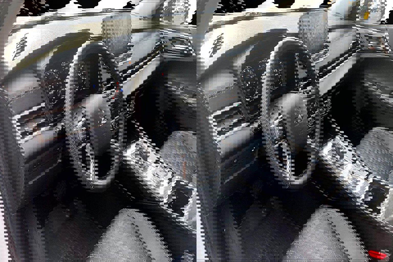 Used 2023 Mitsubishi Outlander SEL image 13