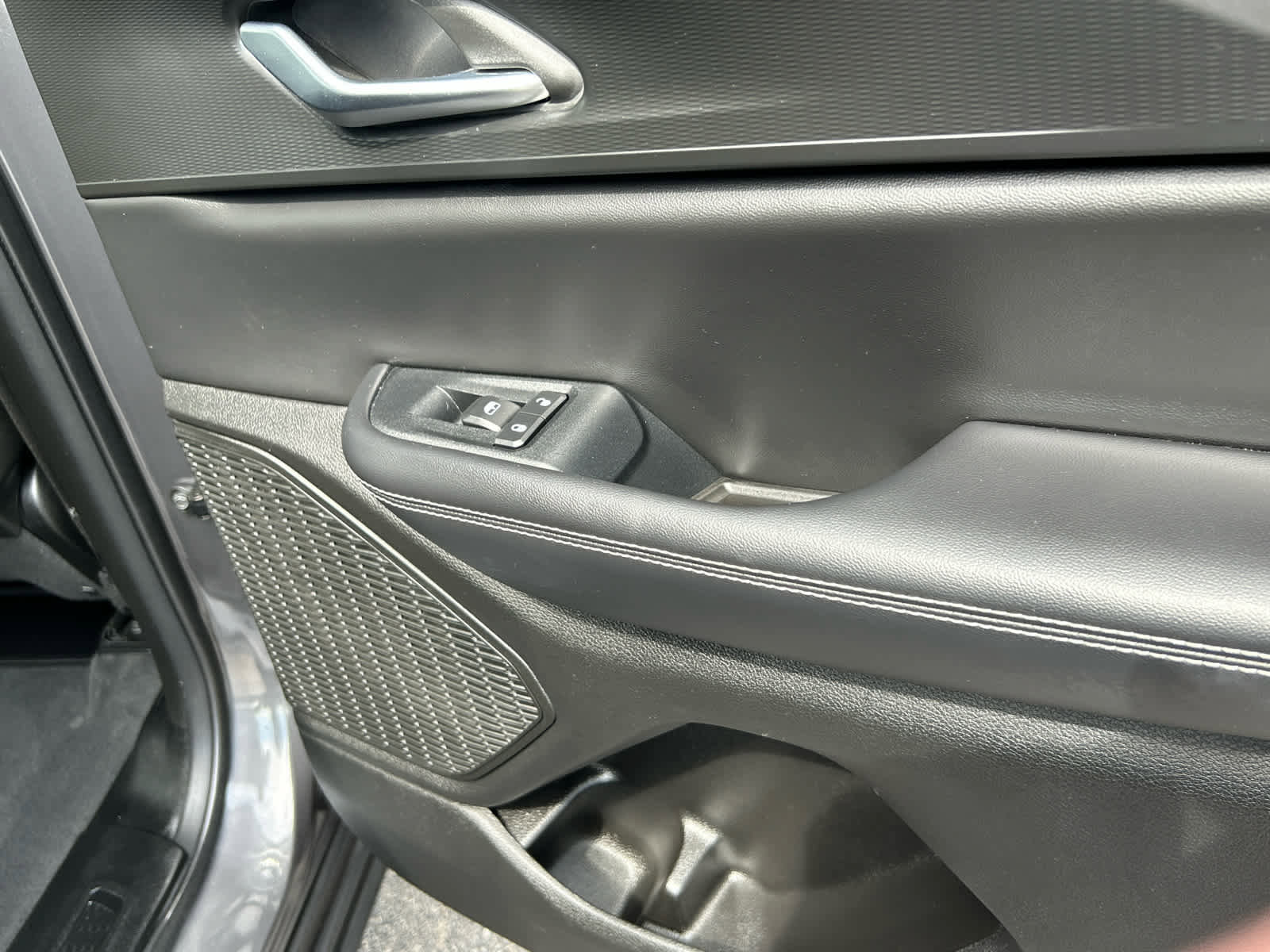 Used 2023 Jeep Grand Cherokee Altitude image 27