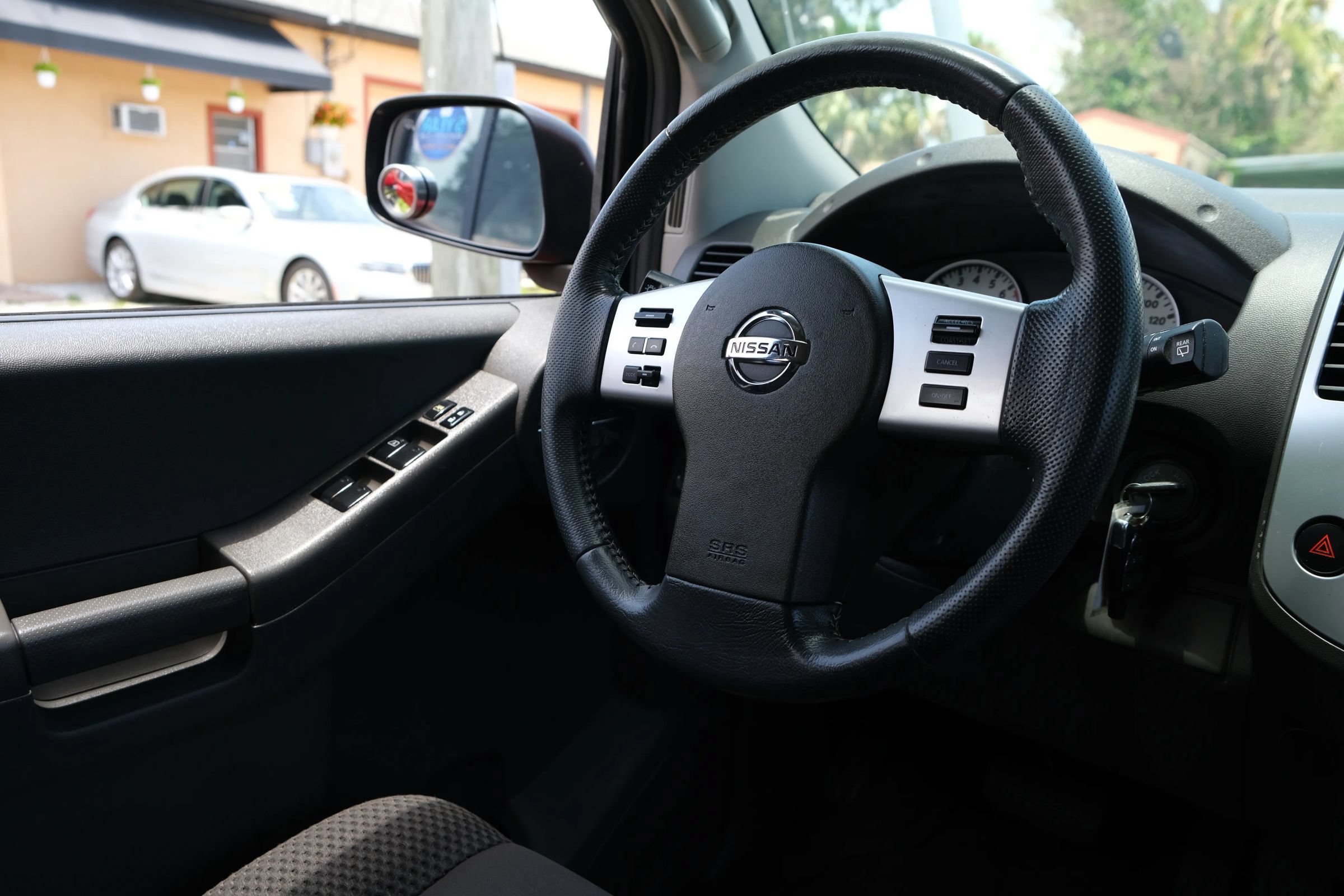Used 2015 Nissan Xterra PRO-4X AWD/4WD image 23