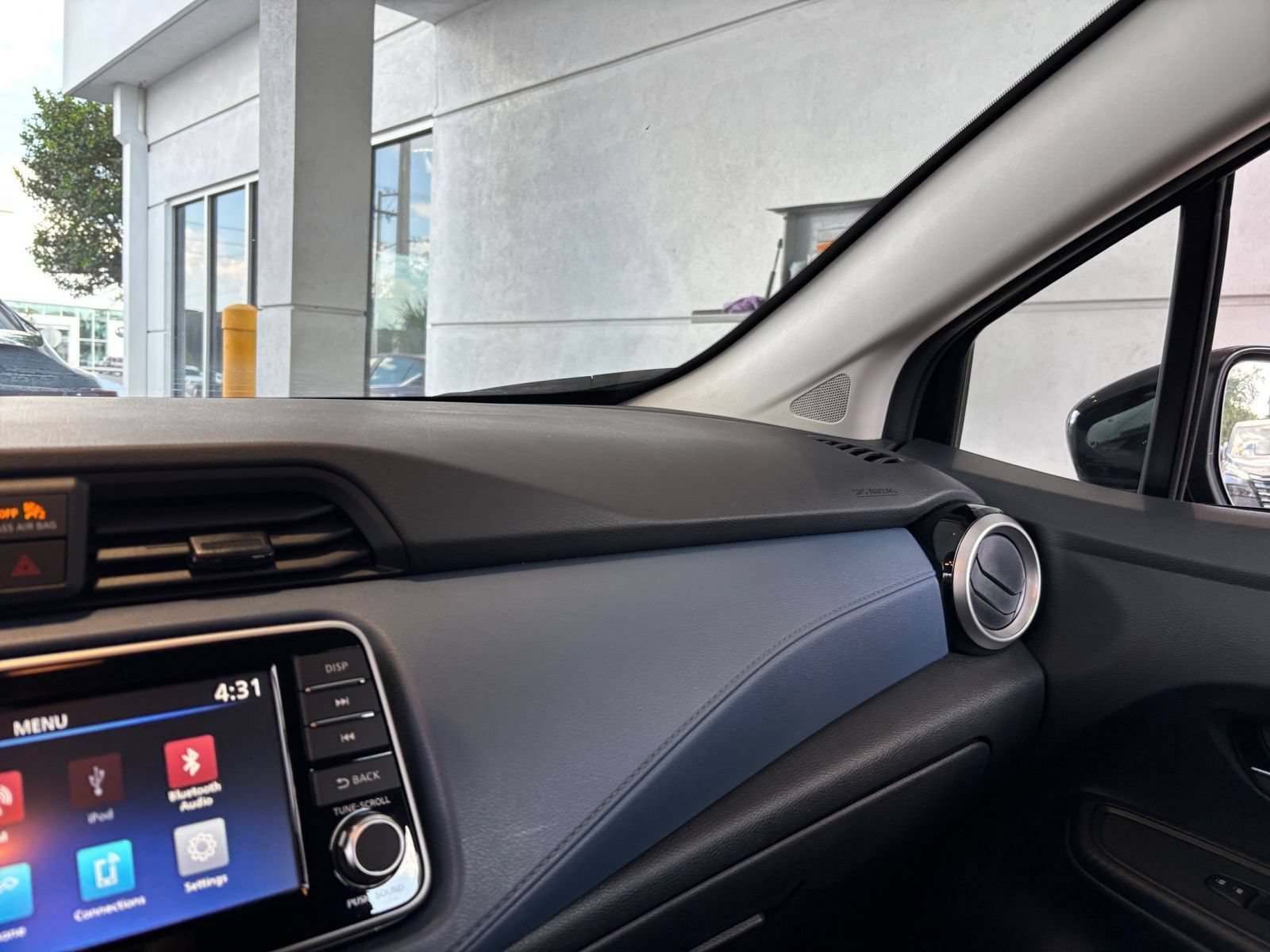 Used 2025 Nissan Versa SV FWD image 35