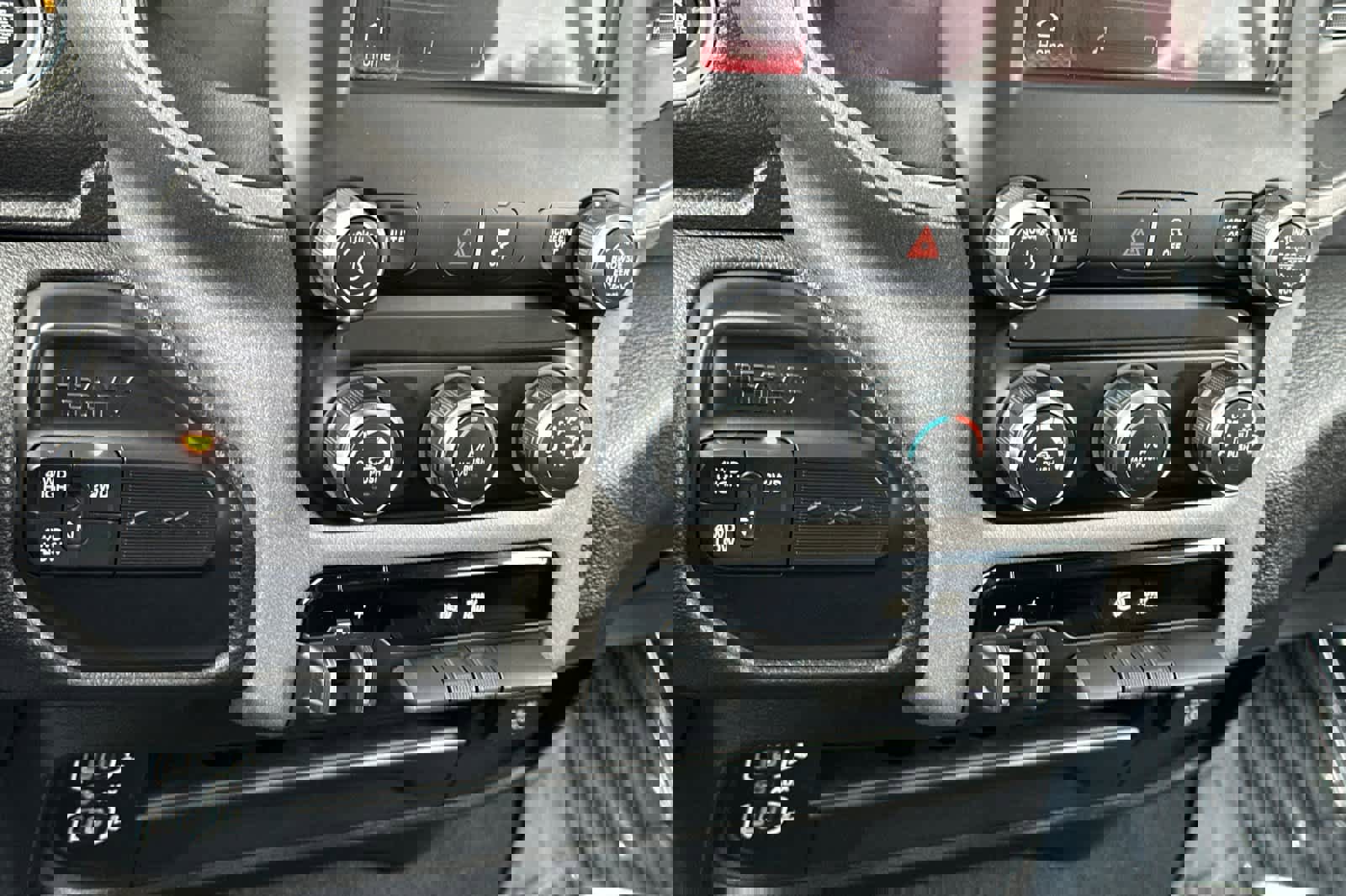 Used 2024 RAM 3500 Tradesman w/ Chrome Appearance Group image 19