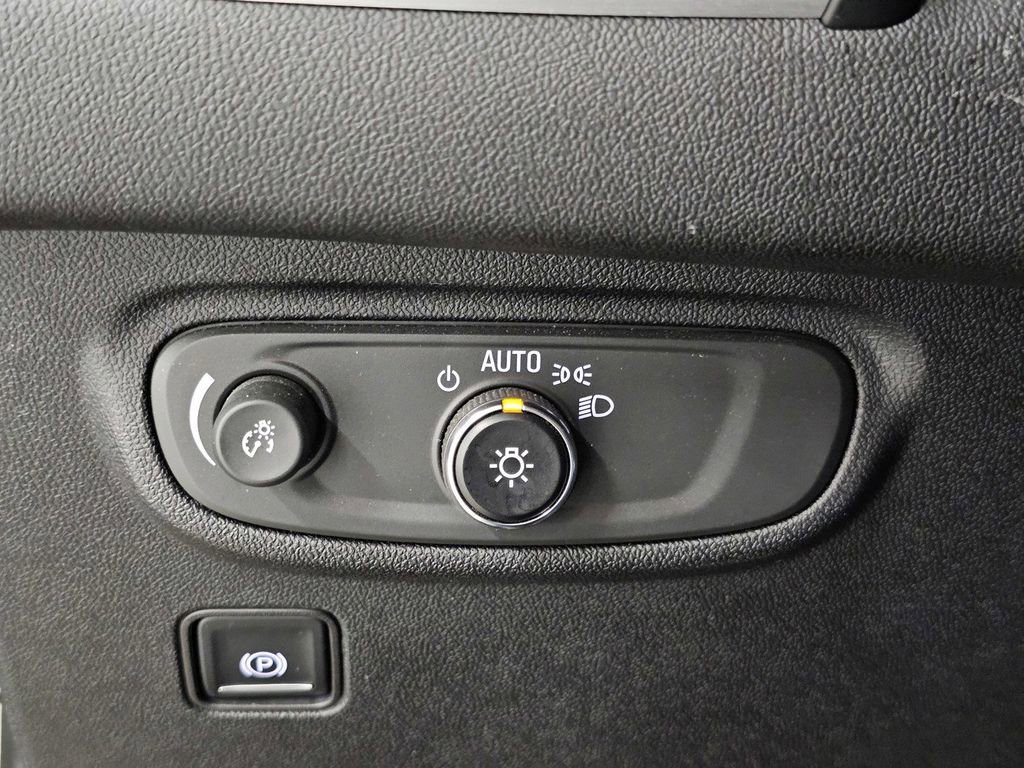 Used 2018 GMC Terrain SLE w/ Driver Convenience Package FWD image 33