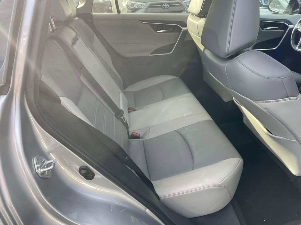 Used 2023 Toyota RAV4 XLE Premium image 46