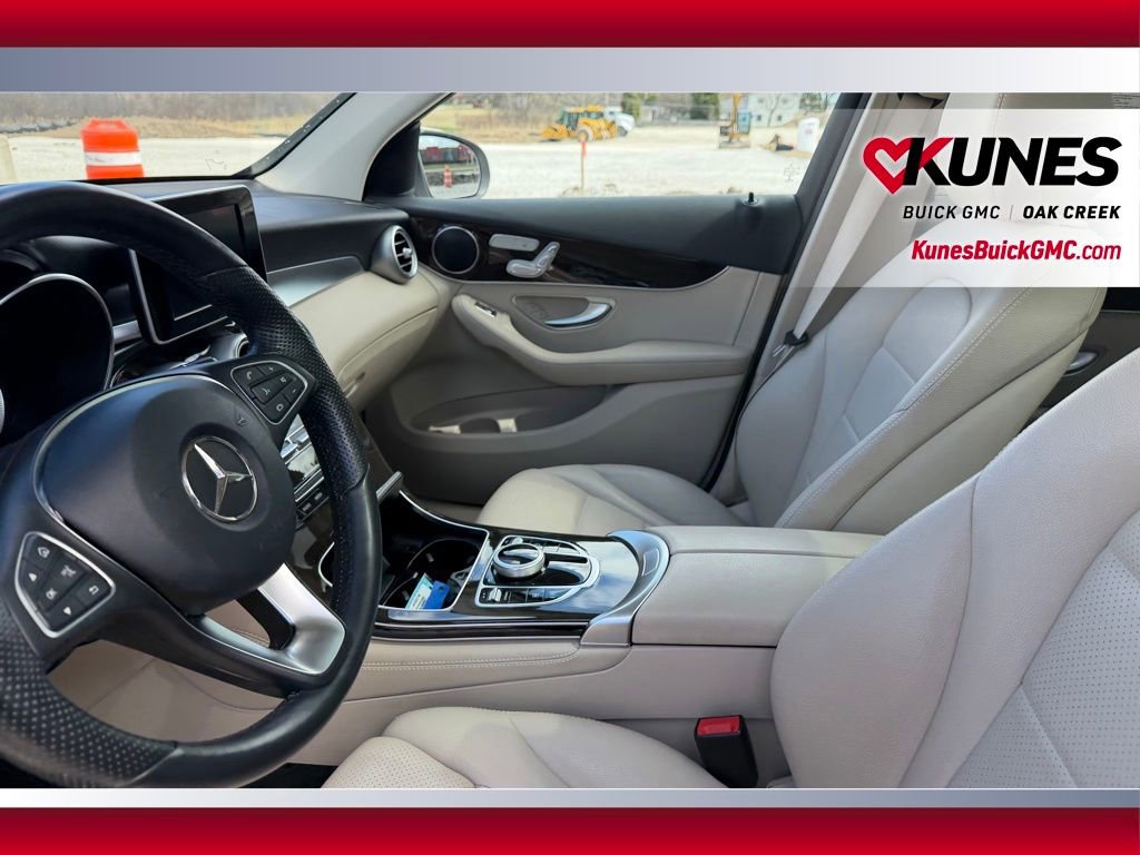 Used 2018 Mercedes-Benz GLC 300 4MATIC image 9
