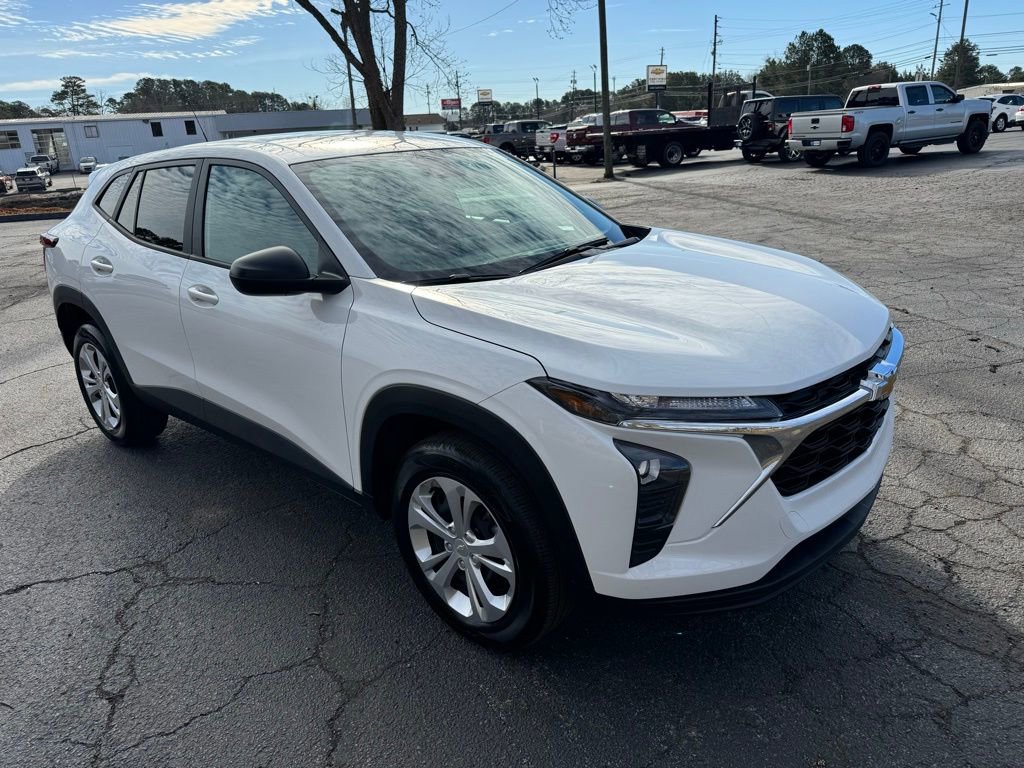 Certified 2025 Chevrolet Trax LS image 13