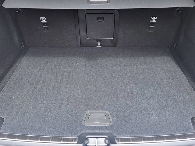 New 2026 Volvo XC60 B5 Plus w/ Climate Package AWD/4WD image 17
