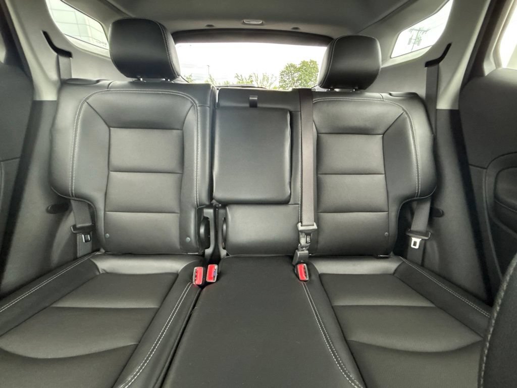 Used 2023 GMC Terrain SLT AWD/4WD image 32