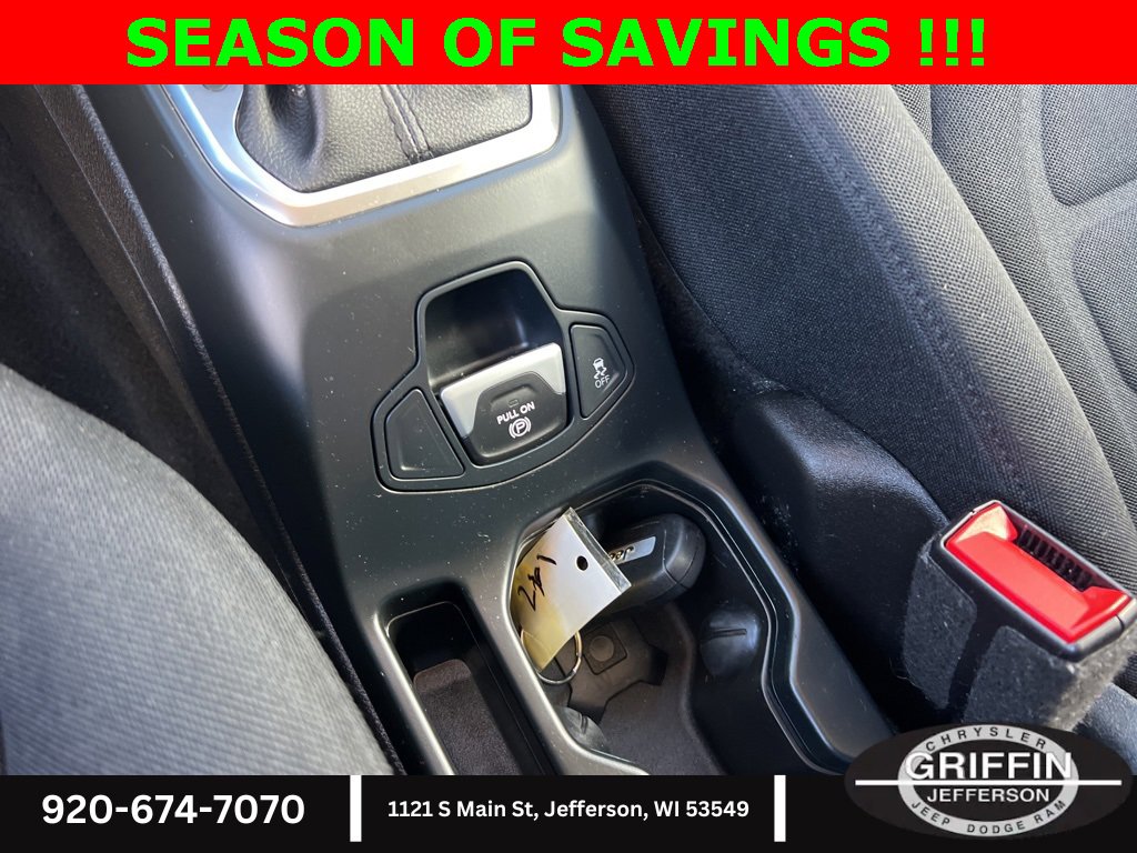 Used 2019 Jeep Renegade Latitude w/ Cold Weather Group image 26