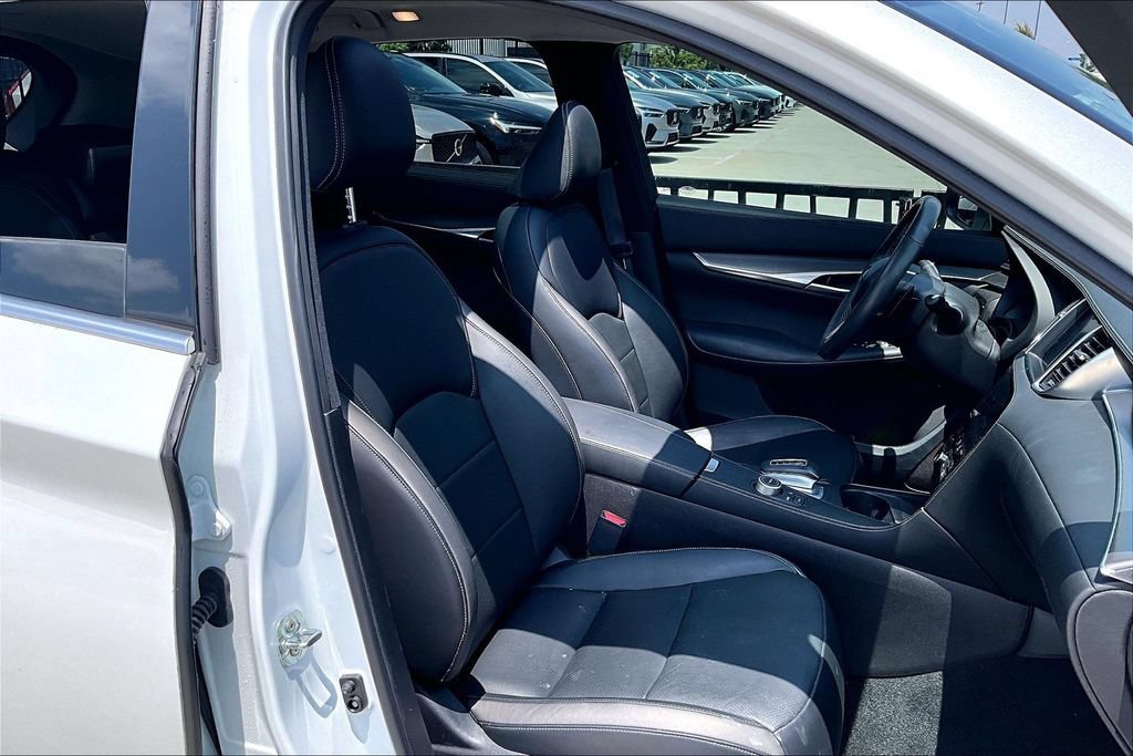 Used 2023 INFINITI QX50 Luxe FWD image 9