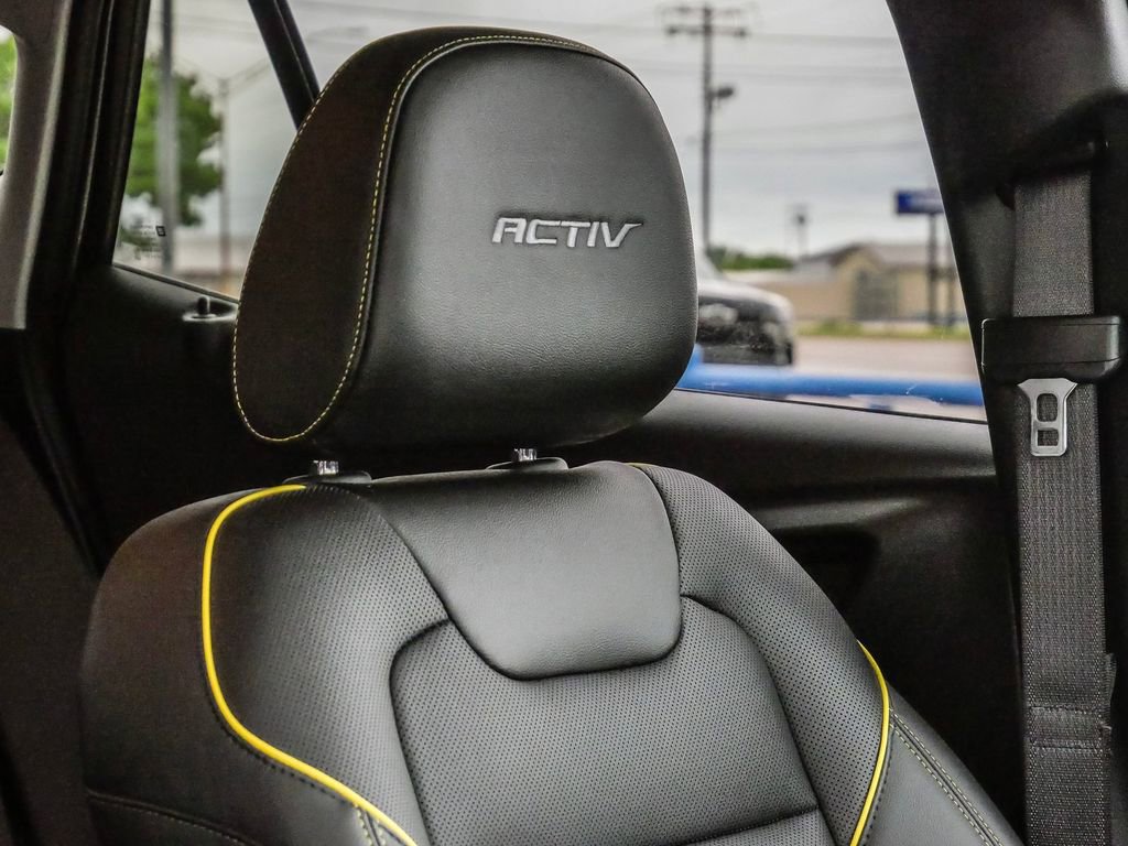 Used 2025 Chevrolet Trax ACTIV w/ Sunroof Package image 15